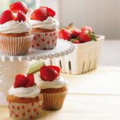 Petits gâteaux des anges aux fraises