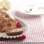 Pain épicé aux poires et aux framboises